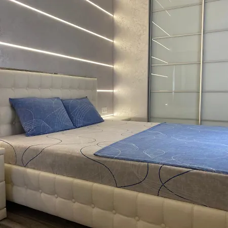 New Luxury Apartment In The Center On Konstitution Square Kharkiv Exterior photo