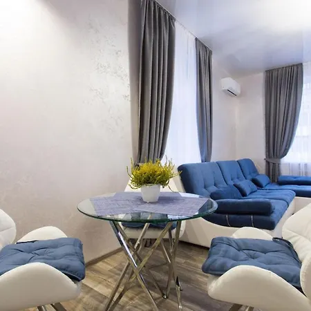 New Luxury Apartment In The Center On Konstitution Square Kharkiv Exterior photo