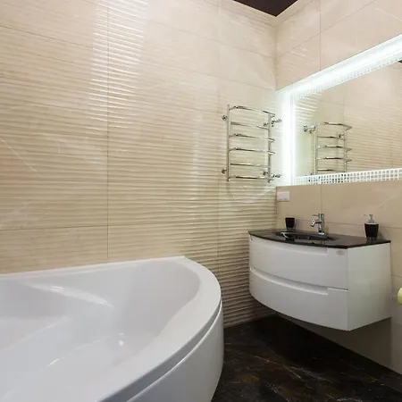 New Luxury Apartment In The Center On Konstitution Square Kharkiv Exterior photo