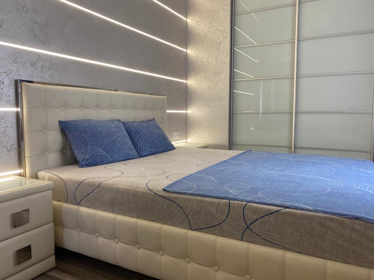 New Luxury In The Center On Konstitution Square Kharkiv