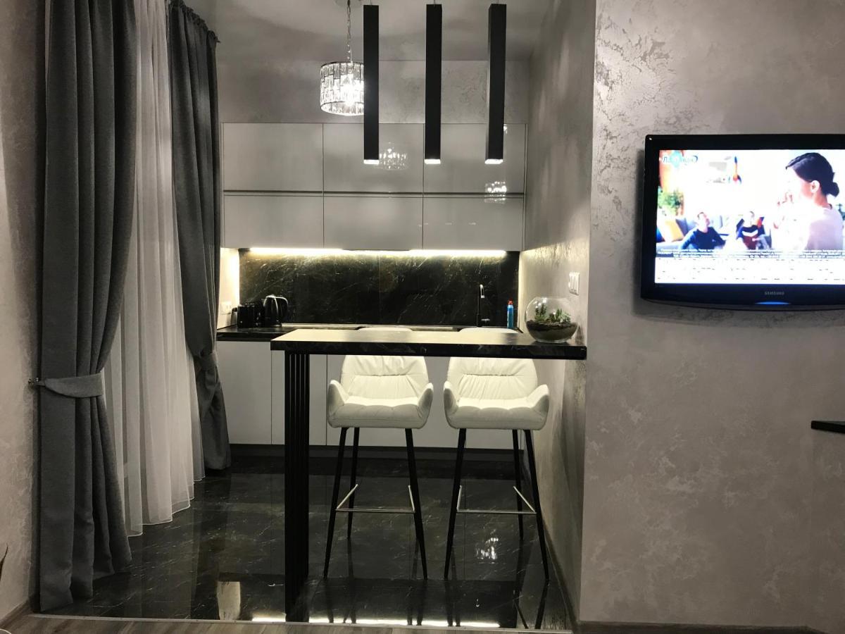 New Luxury In The Center On Konstitution Square *