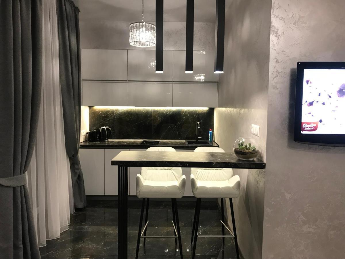 New Luxury In The Center On Konstitution Square *