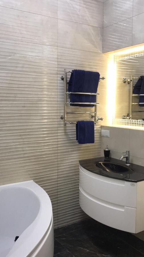 New Luxury In The Center On Konstitution Square *