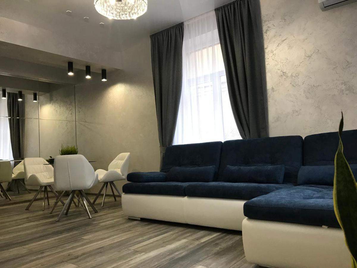 New Luxury In The Center On Konstitution Square