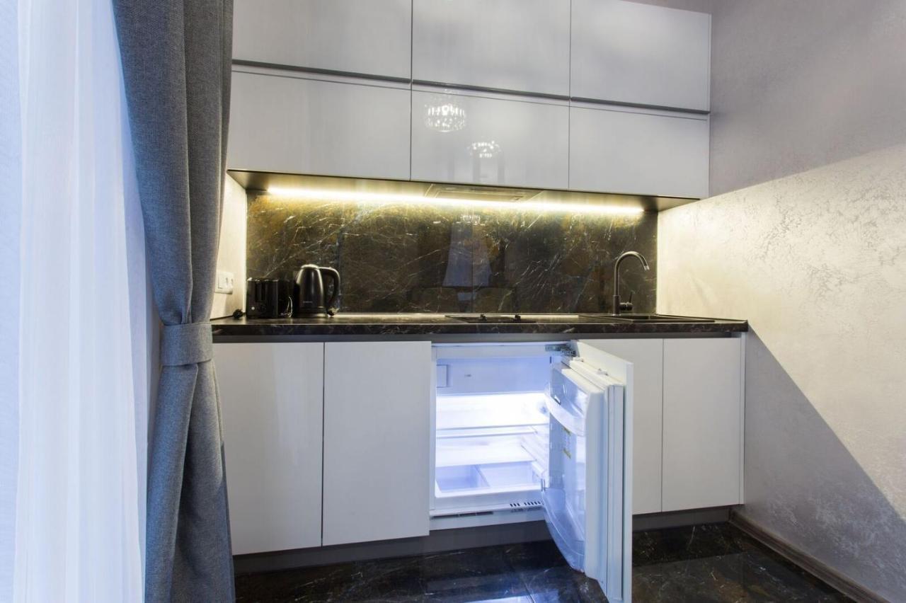 New Luxury In The Center On Konstitution Square Apartment *
