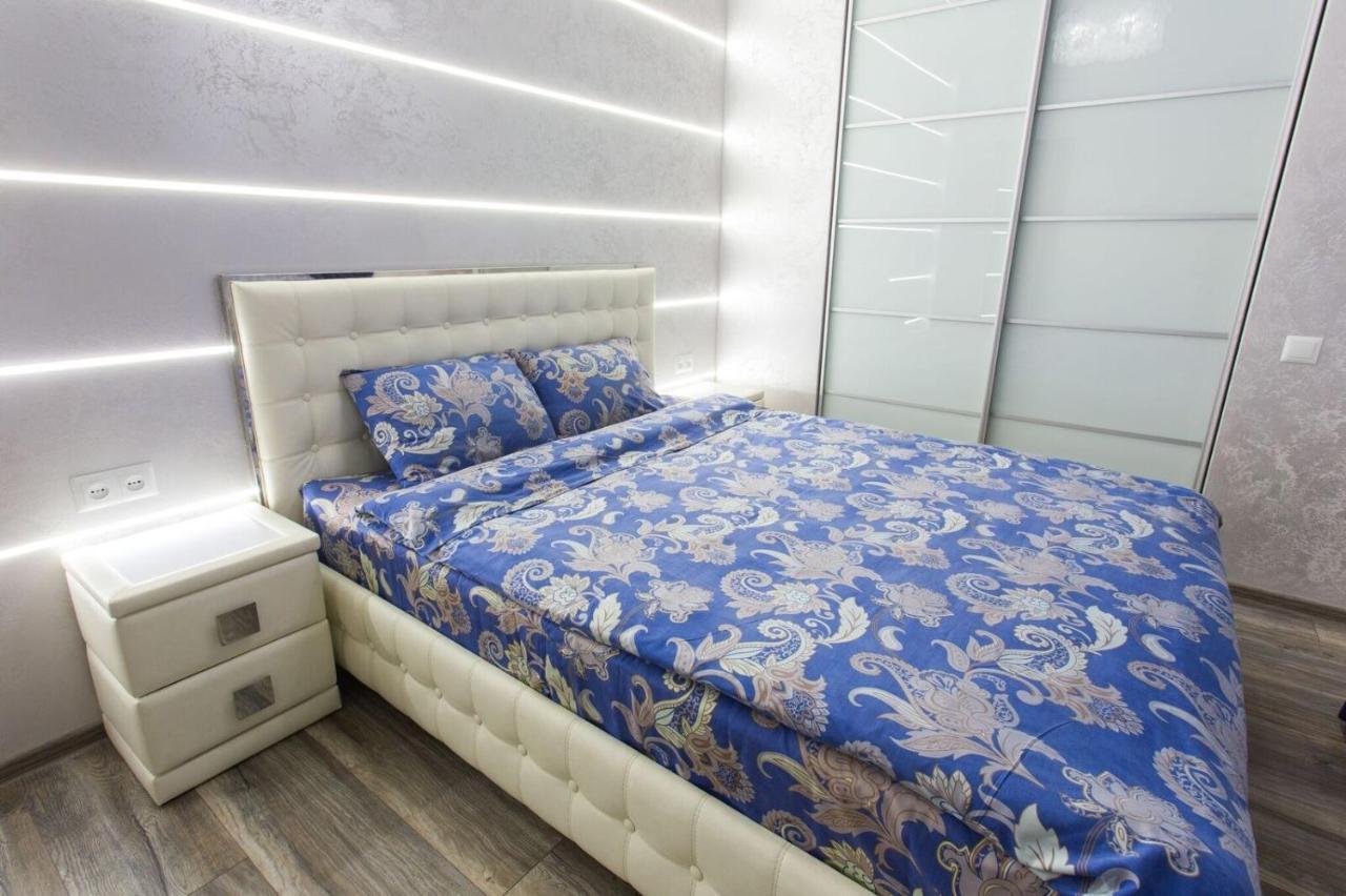 New Luxury In The Center On Konstitution Square *
