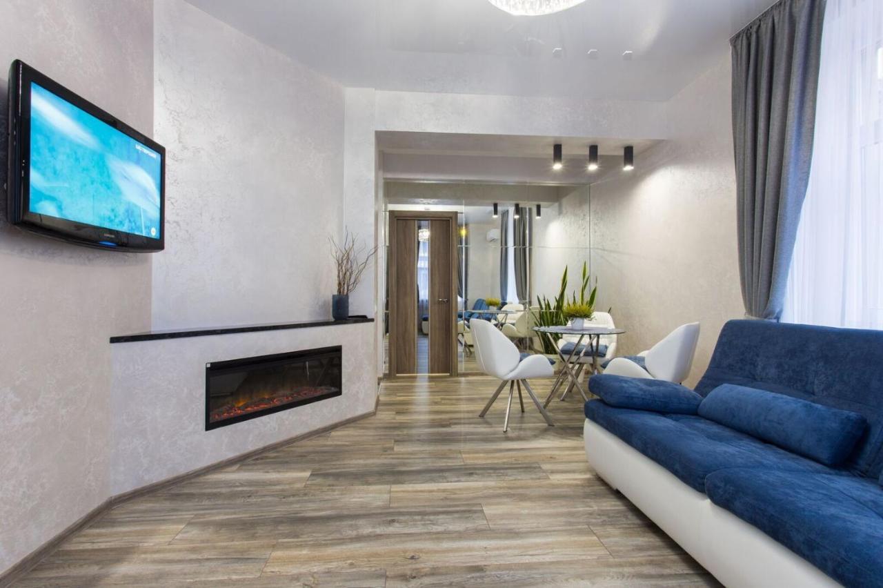 New Luxury In The Center On Konstitution Square *