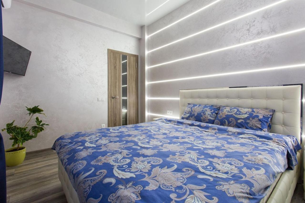 New Luxury In The Center On Konstitution Square Kharkiv